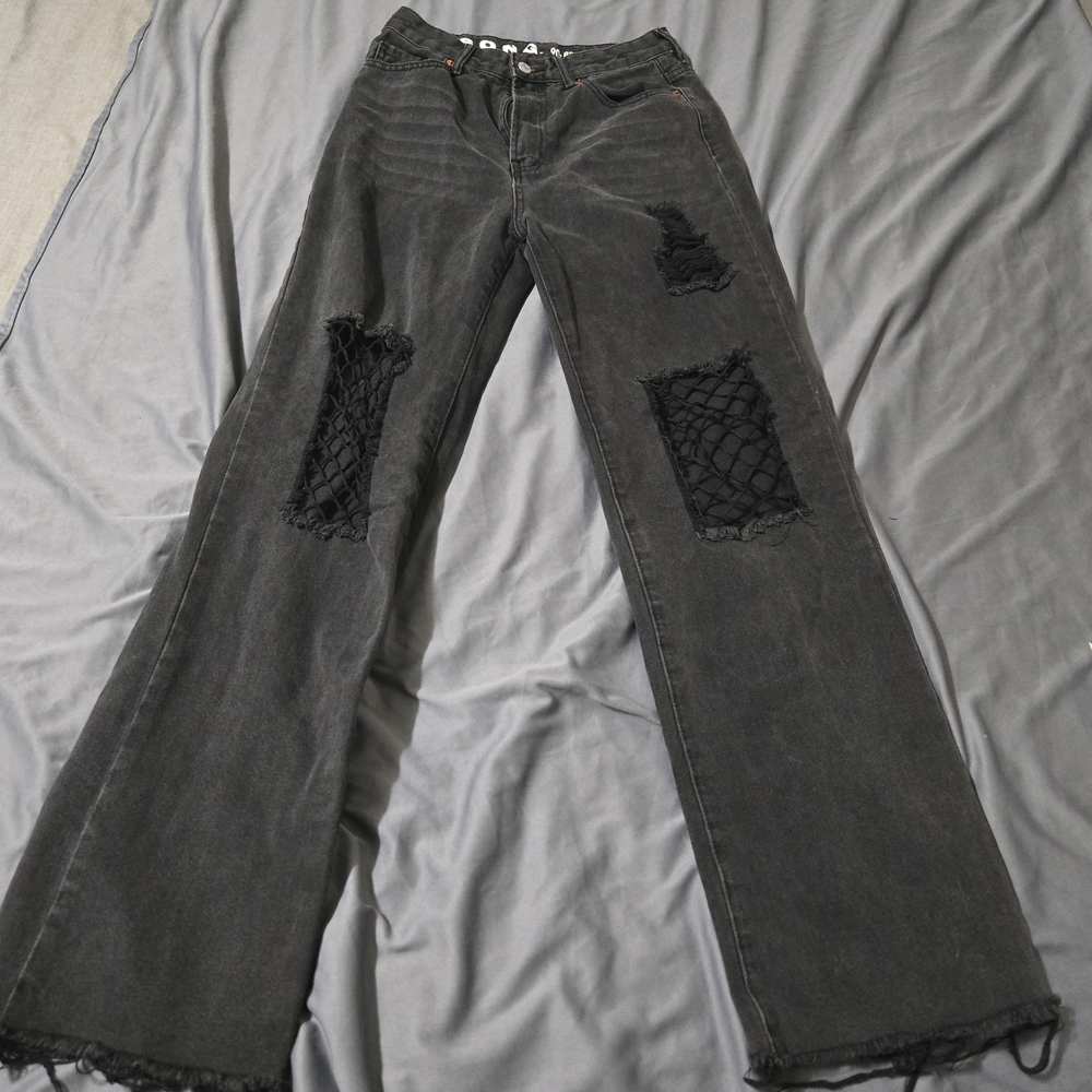 S.O.N.G. 90's Boyfriend Jeans Size 5/27 Black Distressed 5-Pockets Fishnet Raw